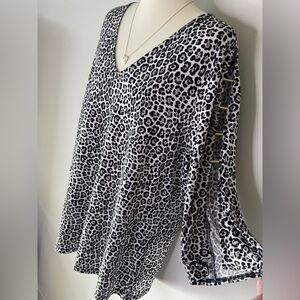 MICHAEL Michael Kors Leopard Split Sleeve Top - Medium